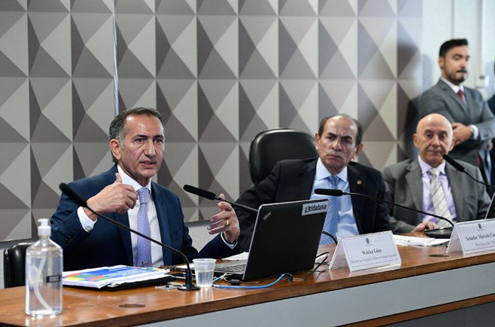 Senadores recebem ministro e cobram crédito para pequeno empreendedor