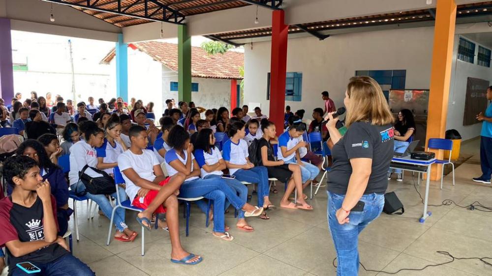 Procon Tocantins realiza palestra para estudantes sobre direito do consumidor em Porto Nacional