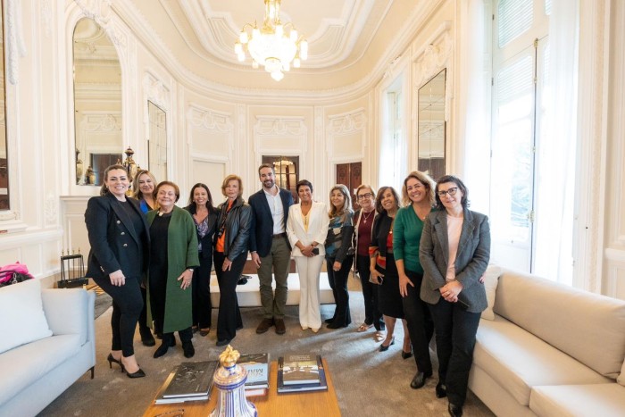 Prefeita Cinthia Ribeiro visita governador do Rio Grande do Sul, Eduardo Leite