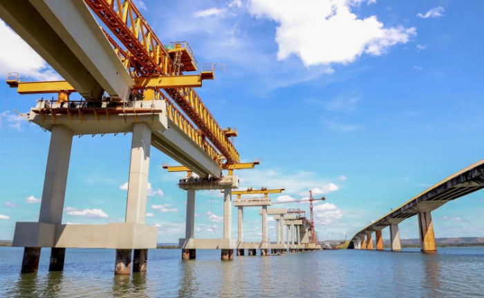 Governo do Tocantins avança na construção da Ponte de Porto Nacional com lançamento de vigas e finaliza mais de 65% da maior obra de engenharia em andamento no Estado