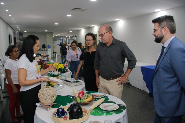 Projeto ‘Viver Melhor’ comemora 23 anos com exposição de artesanatos na Assembleia