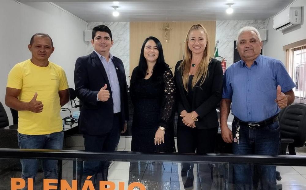 Presidente da Câmara de Lajeado Vereador Neemias recebe a visita institucional da Promotora de Justiça de Miracema, Dra. Sterlane.