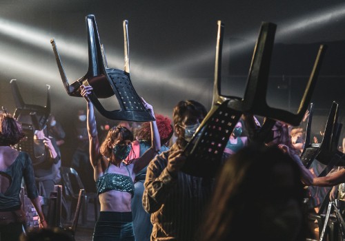 Sala Renée Gumiel recebe espetáculo 'Deslocaloca'