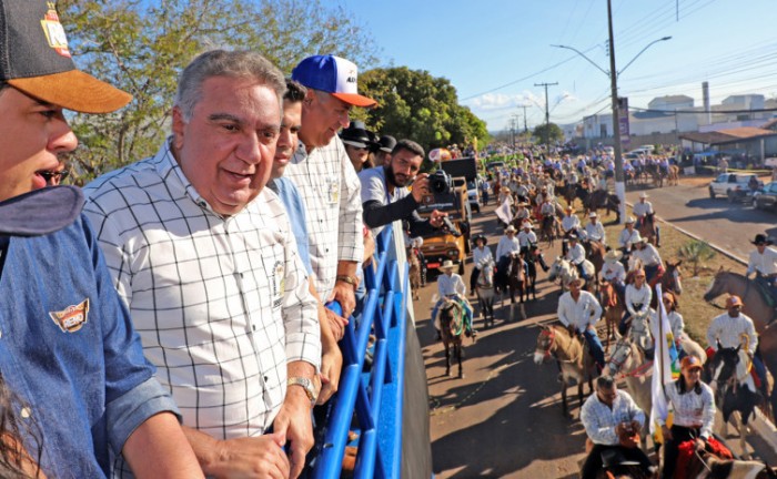 Em Paraíso, governador em exercício, Laurez Moreira, prestigia cavalgada durante ExpoBrasil 2023 e destaca a força do agronegócio para economia do Tocantins