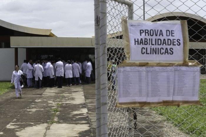 Cancelado debate sobre taxa de aprovação no Revalida