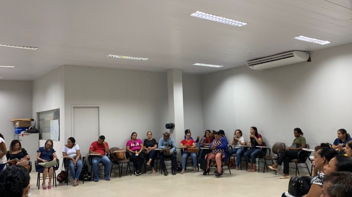 Agentes de Saúde participam de roda de conversa sobre a violência à pessoa idosa