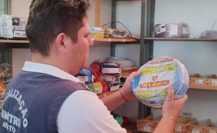 Agência de Metrologia realiza Operação Energia Segura com a fiscalização de comércio de materiais elétricos