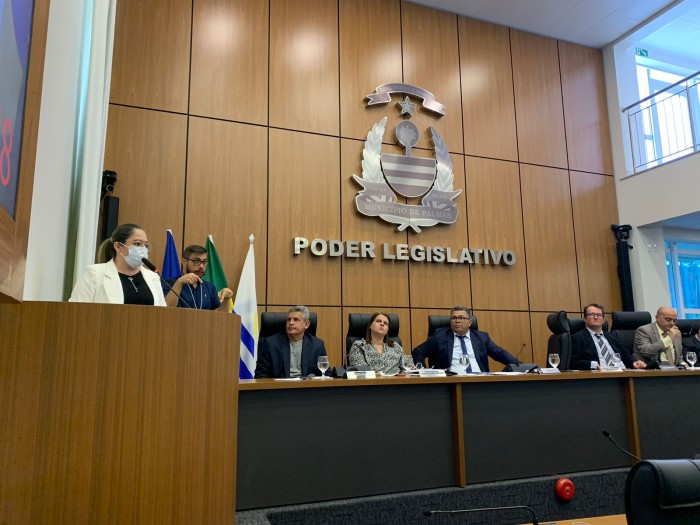 Secretária de educação de Palmas participa de audiência pública que discute implementação de escolas bilíngues