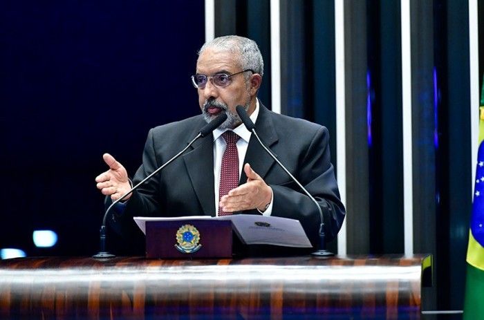 Paim destaca importância do programa Mais Médicos