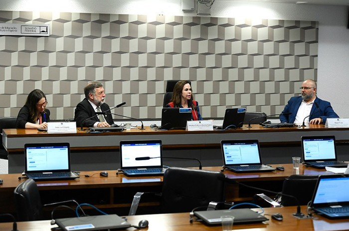 Debate aponta descumprimento de metas do Plano Nacional de Educação