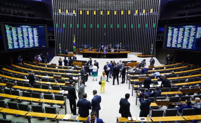 Câmara analisa projeto sobre transformação de cargos do Ministério Público da União; acompanhe