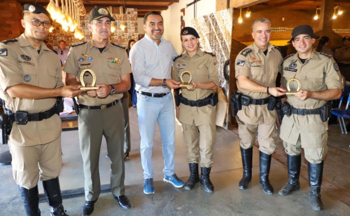 Governador Wanderlei Barbosa ressalta a importância da cavalaria em comemoração aos dois anos do Regimento de Polícia Montada no Tocantins