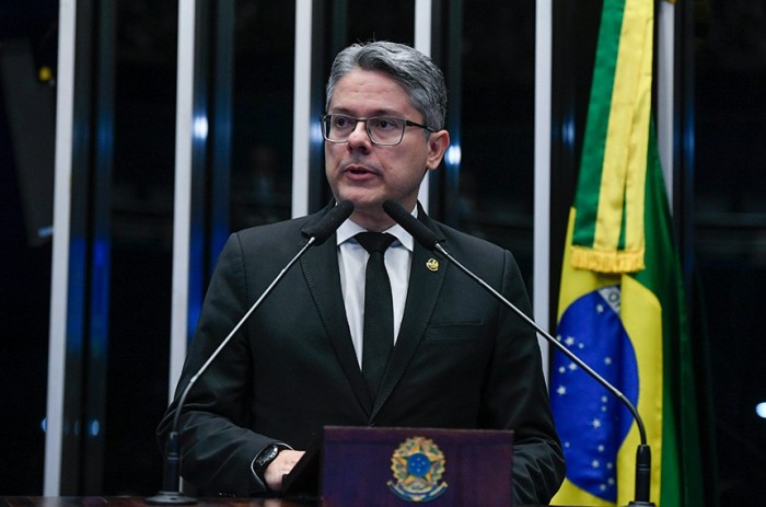 Alessandro Vieira anuncia filiação ao MDB