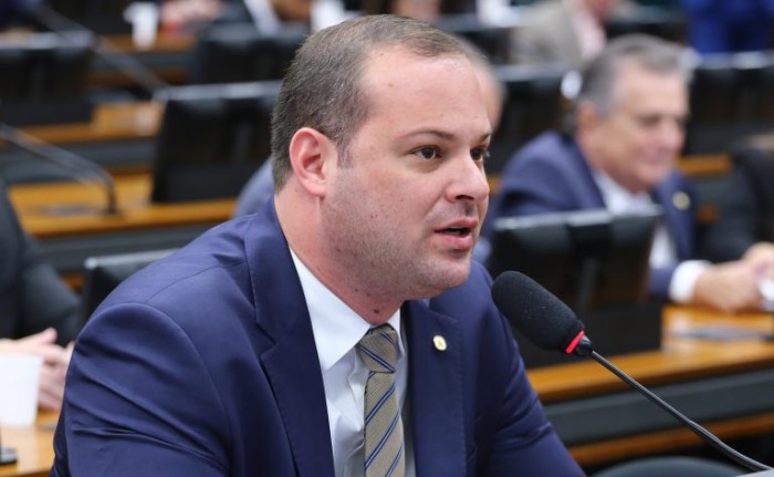 CCJ aprova divulgação de informações sobre obra pública em aplicativos de geolocalização