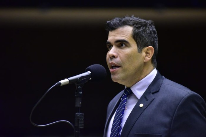 Comissão aprova prorrogação por um ano de prazos de bolsas e pesquisas em pós-graduação