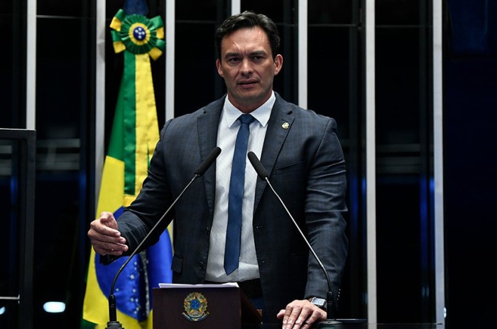 Styvenson acusa desinteresse do governo do RN em projeto de construção de escola