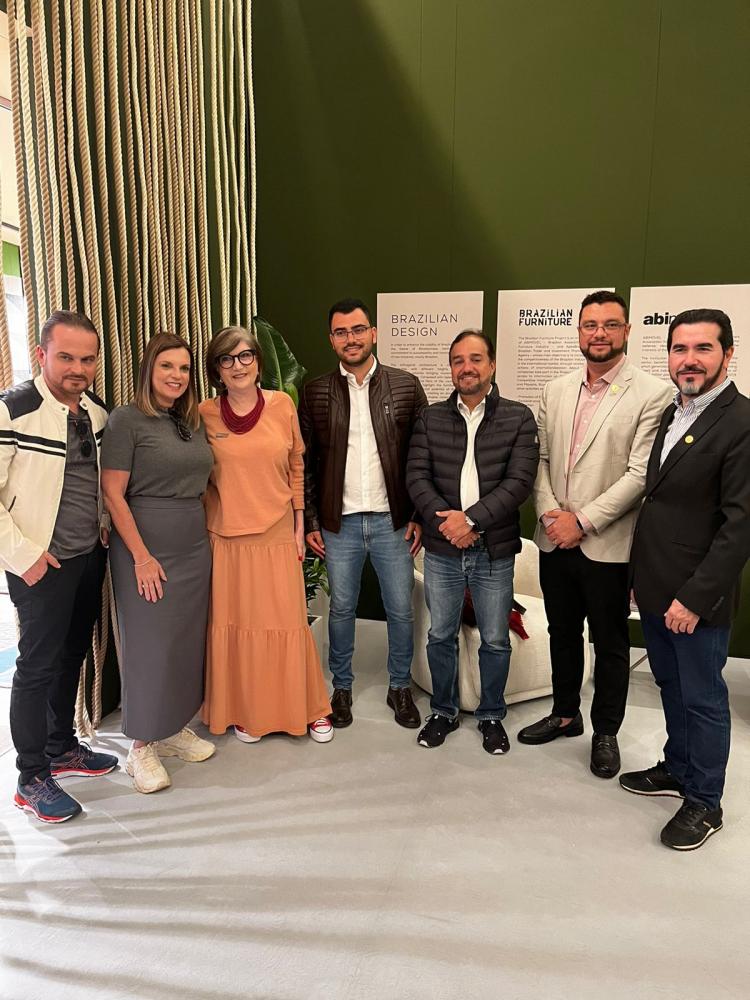 Governo do Tocantins discute novos projetos para indústria moveleira