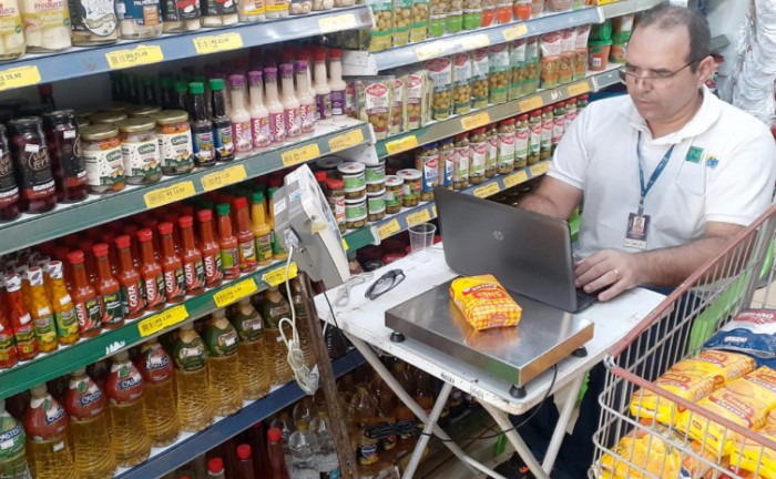 Agência de Metrologia realiza operação orientativa em supermercados varejistas e atacadistas