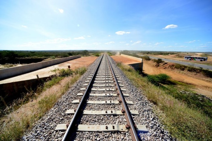 Comissão discute a situação das obras da ferrovia Transnordestina