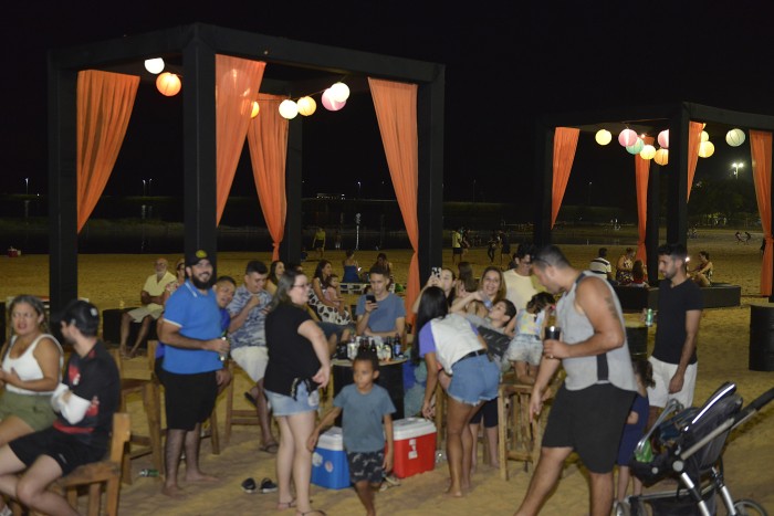 Cartão postal da Capital, a Praia da Graciosa encanta palmenses e turistas no primeiro dia do Palmas Férias 2023