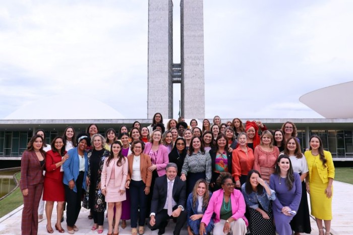 Ato solene marca comemoração dos 10 anos da Secretaria da Mulher da Câmara dos Deputados
