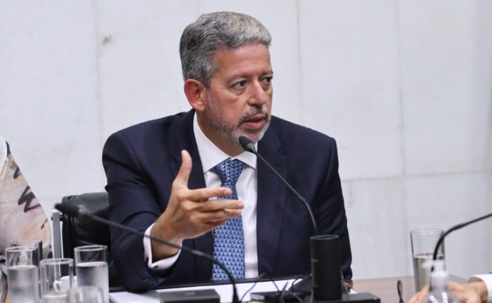 Lira espera consenso para votar a reforma tributária até sexta-feira