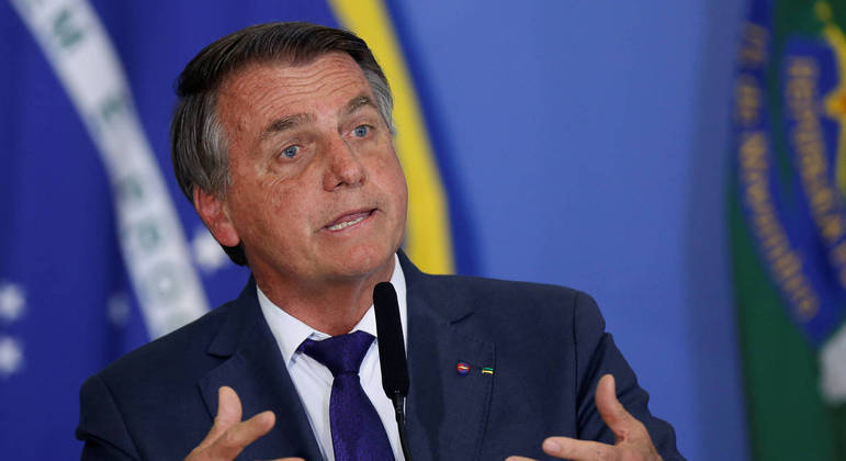 Bolsonaro edita MP que limita remoção de conteúdo das redes sociais