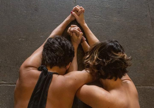 Espetáculo ‘Pira’ convida a questionar: o que é normal e o que é doentio no amor?