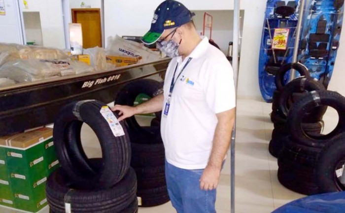 Agência de Metrologia alerta sobre importância de verificar as condições dos pneus antes de pegar a estrada