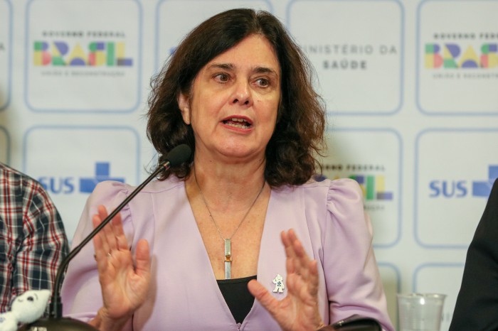 Ministra anuncia atualização da vacina contra pólio a partir de 2024