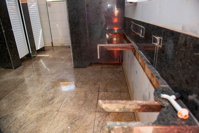 Após vandalismo, praias do Caju e Graciosa recebem manutenções