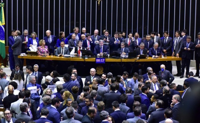 Compensação da União pelo fim da guerra fiscal facilitou apoio dos estados à reforma tributária