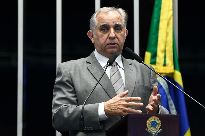 Izalci critica pressa na reforma tributária e defende mais debate no Senado