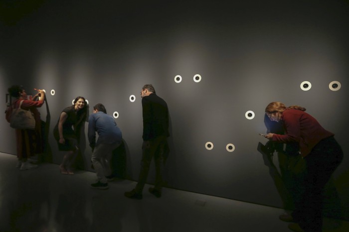 Mostra explora ligação entre língua portuguesa e canções brasileiras