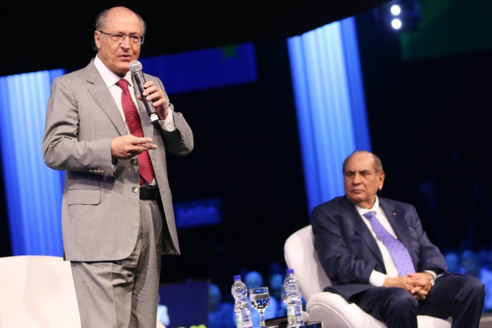 Alckmin defende exoneração completa do investimento e exportação