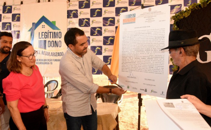 Em Recursolândia, governador Wanderlei Barbosa prestigia programação de aniversário e entrega primeiros títulos de regularização fundiária da cidade