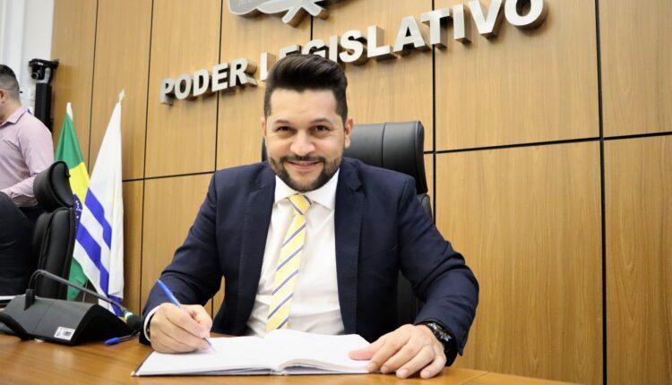 Rubens Uchôa apresenta mais de 800 Requerimentos e 64 Projeto de Lei no primeiro semestre de 2023