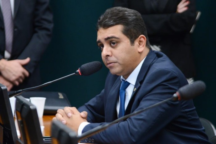 Projeto prevê dedução no IR de doações para órgãos de segurança pública, saúde e educação