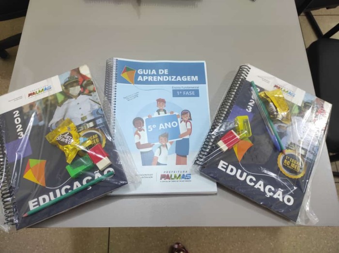 Escolas municipais começam a receber guias de aprendizagem para o 2º semestre
