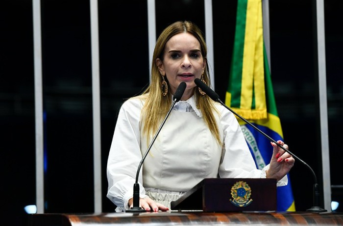 Daniella Ribeiro destaca primeiro voo entre Cajazeiras (PB) e Recife