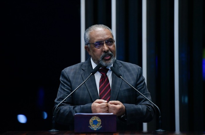 Paim faz balanço do trabalho da CDH no primeiro semestre