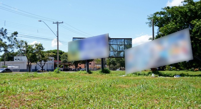 Empresas que tiverem outdoor instalado sem autorização poderão ser autuadas