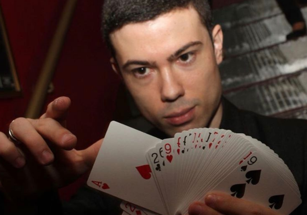 Associação dos Mágicos apresenta show e realiza conferência na Funarte SP