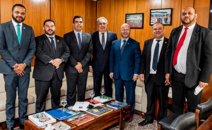 Vice-governador Laurez Moreira solicita, ao governo federal, agilidade na liberação de recursos para construção de unidades habitacionais