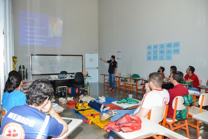 Médicos do Samu participam de curso introdutório em atendimento pré-hospitalar