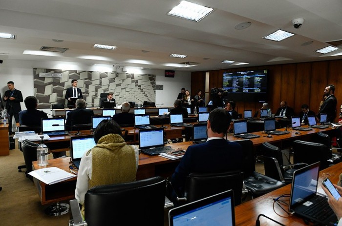 CAE pode autorizar US$ 235,5 milhões em empréstimos externos