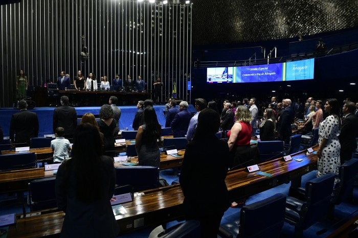 Sessão de homenagem destaca importância do advogado para a sociedade