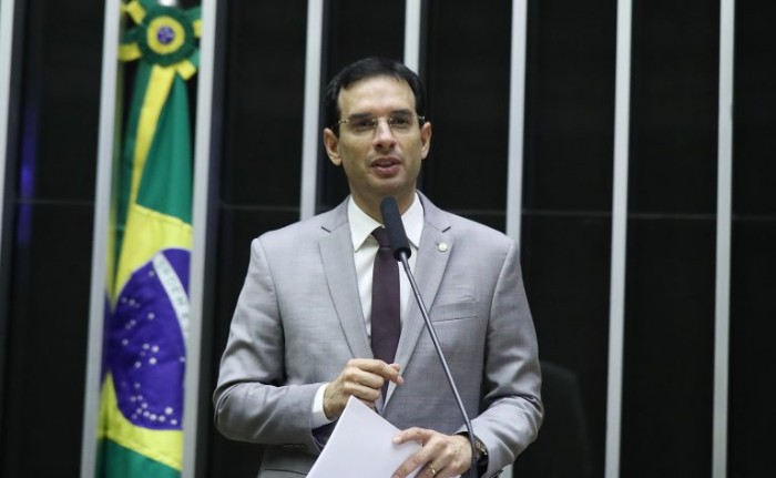 Comissão de Saúde aprova garantia de acompanhante para pessoas com deficiência em consultas e exames