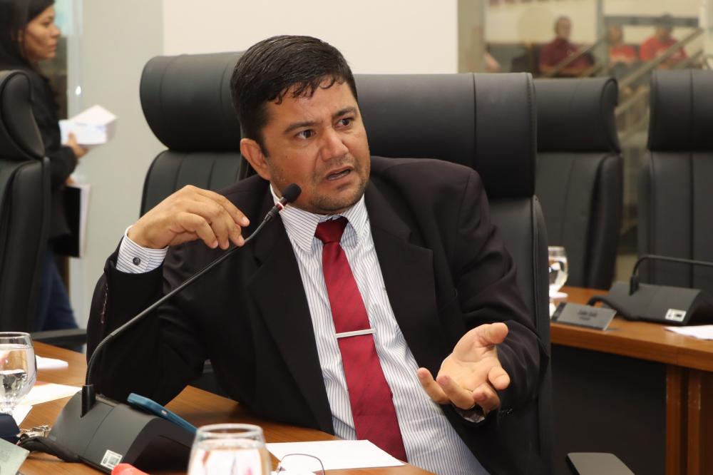 Vereador Rogério Freitas denuncia irregularidades e pede transparência na gestão da Prefeitura de Palmas