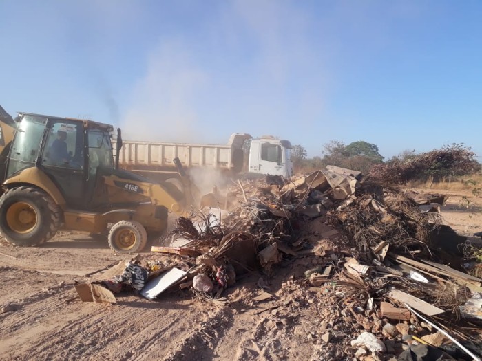 Prefeitura recolhe mais de oito mil caminhões de lixo em locais irregulares